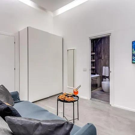 Gallery 4*