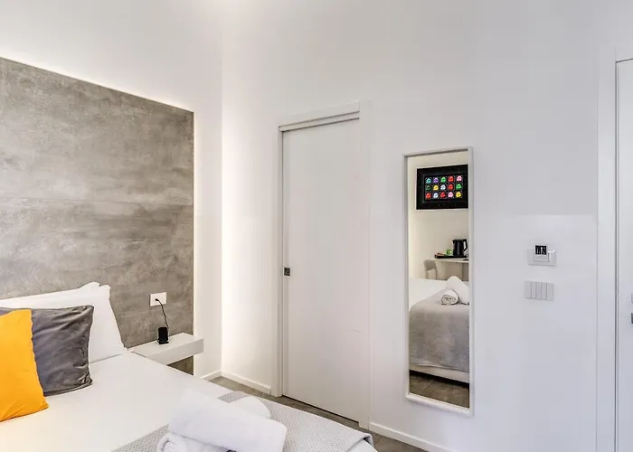 Gallery בית הארחה נאפולי