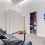 Gallery 4*